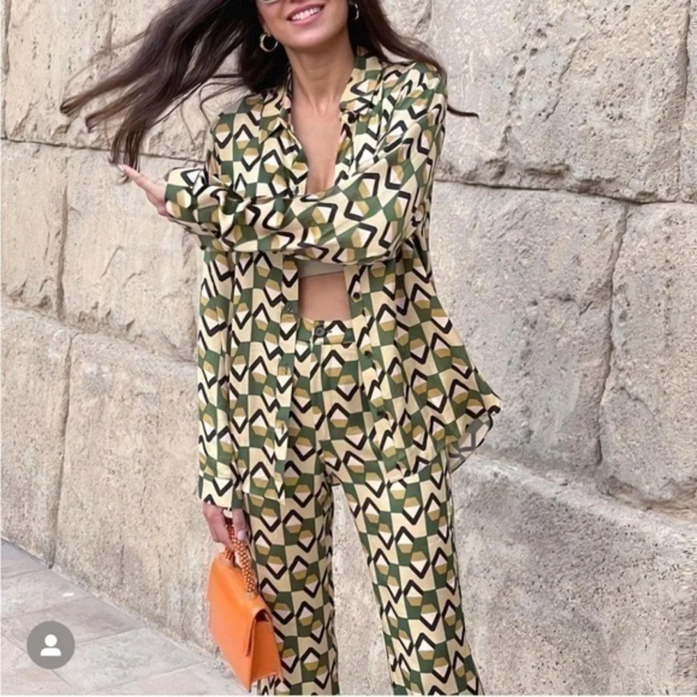 New Zara | Green Bohemian Retro Print Highrise Pants - Picture 2 of 12